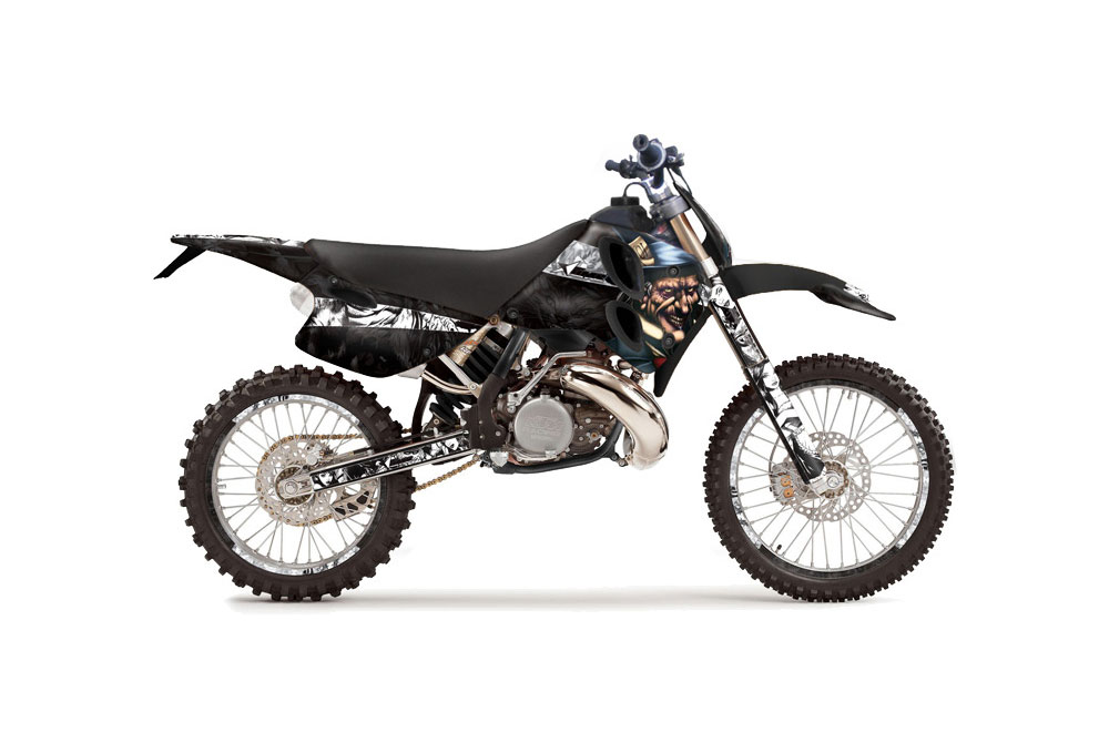 black ktm dirt bike